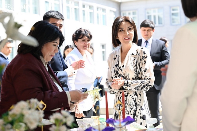 Зироат Мирзиёева ознакомилась с развитием инклюзивного образования в Хорезмской области