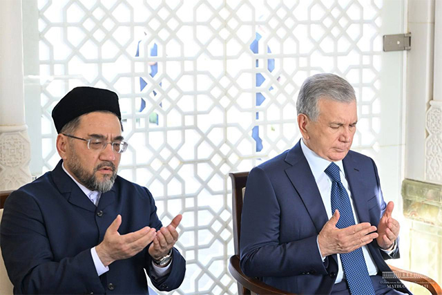 Биринчи Президент мақбараси зиёрат қилинди
