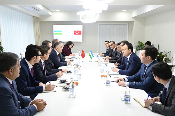 Minister of Energy of Uzbekistan holds talks with the delegation of Turkey