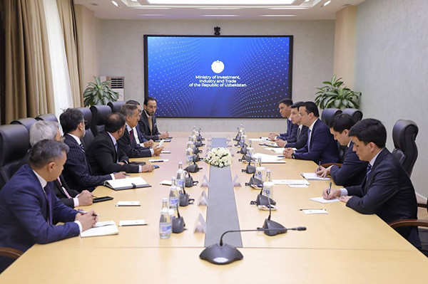 The Minister of Investment, Industry and Trade holds talks with the Chairman of the Board of ACWA Power and Vision Invest