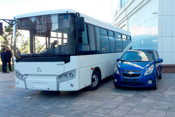 Uzavtosanoat presents special vehicles for people with disabilities