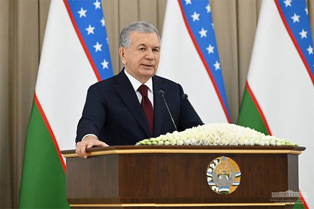 Президент вручил учителям государственные награды