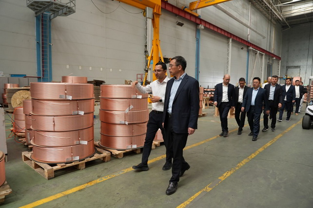 President of Shanghai Mitsubishi Visits Elevator Plant at Tashkent’s TEXNOPARK