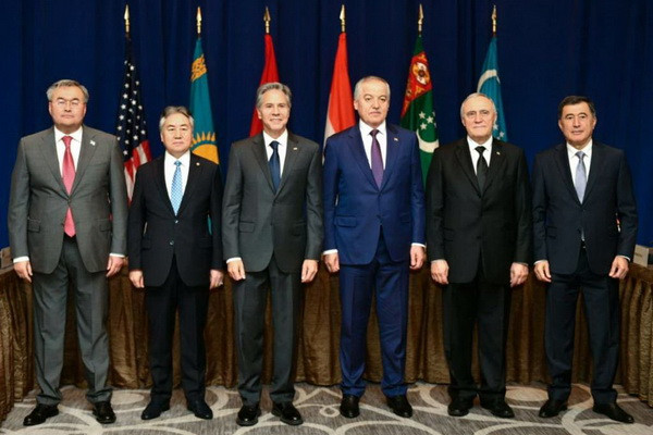 Uzbek FM takes part in the ministerial meeting of the C5 + 1 format