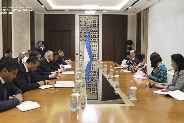 Advisor to the President of Uzbekistan holds talks with the Director-General of the WTO