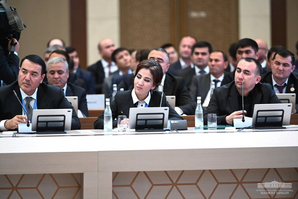 Shavkat Mirziyoyev proposed to establish the honorary title "Honored Entrepreneur of Uzbekistan"
