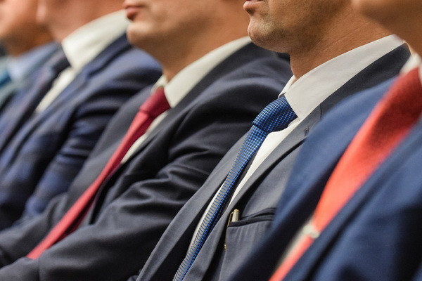 Civil servants are prohibited from being founders of business entities