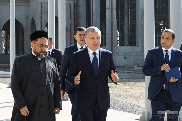 Президент Самарқандга ташриф буюрди