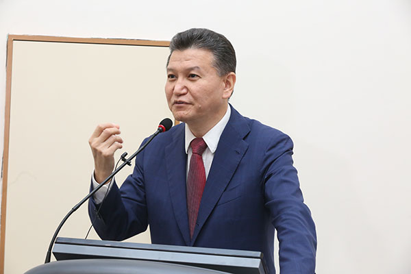 Kirsan Ilyumzhinov meets with youth of Uzbekistan