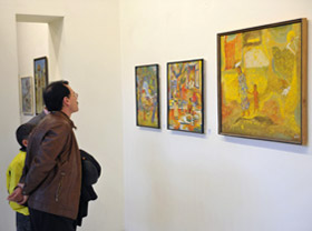Sadyk Rakhmanov’s solo exhibition opens his world of color