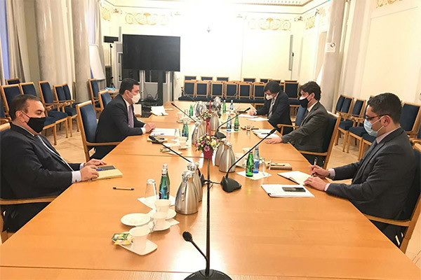 Sherzod Asadov holds talks with ODIHR Director