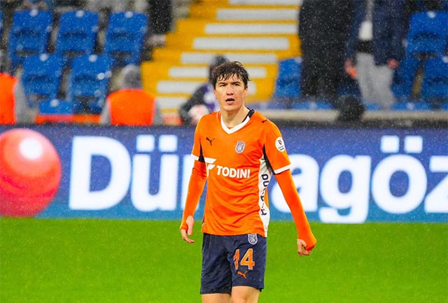 Шомуродов оформил дубль в матче «Башакшехира»