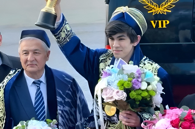 Тошкентда ФИДЕ Жаҳон кубоги чемпиони Жавоҳир Синдаров тантанали кутиб олинди
