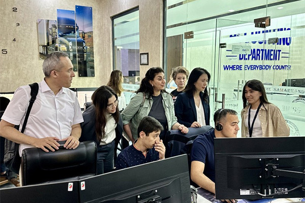 The World Bank Digital Development Director studies the activities of the IT Park’s residents