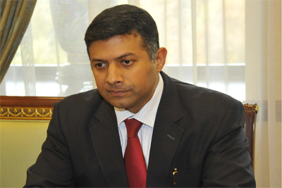 Uzbek FM receives newly appointed Indian envoy
