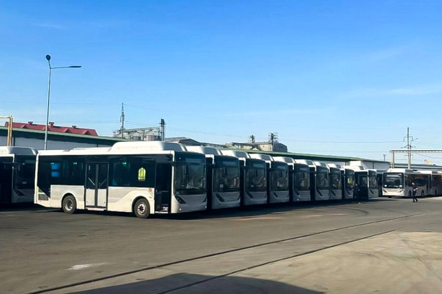 Навоийга 42 та замонавий YUTONG автобуслари олиб келинди