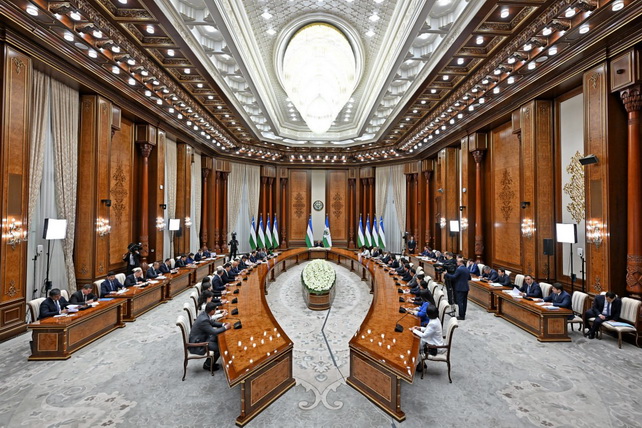 Prezident Shavkat Mirziyoyevning kichik va o‘rta biznes vakillari bilan uchrashuvi boshlandi.