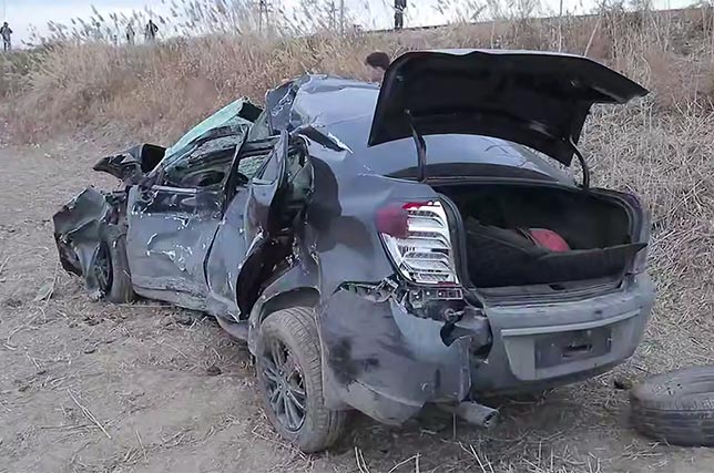 В Хорезмской области автомобиль столкнулся с пассажирским поездом, водитель госпитализирован