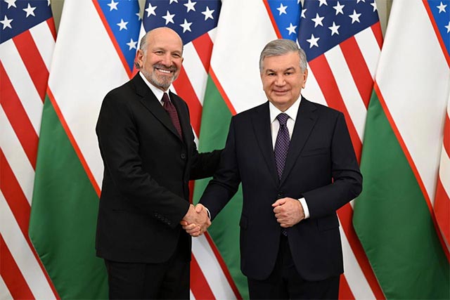 Президент Узбекистана провел встречу с министром торговли США