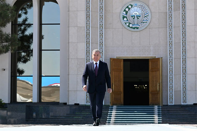 Президент Узбекистана отбыл с рабочим визитом в Туркменистан