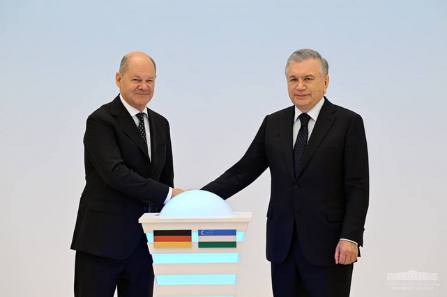 Лидеры Узбекистана и Германии открыли совместную школу управленческих кадров