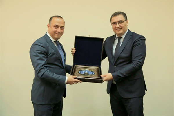 Azerbaijani delegation studies experience of Uzbekistan in public services