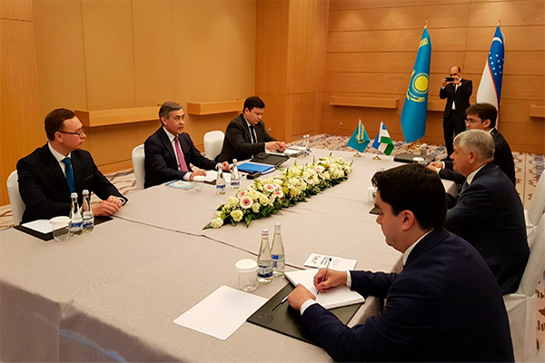 Uzbekistan and Kazakhstan discuss topical issues of regional security