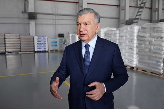 Мирзиёев посетил предприятие Kmita Polymers в Чирчике