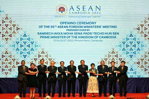 ASEAN foreign ministers express concern over international instability