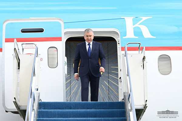 Ўзбекистон Президенти Остонага келди