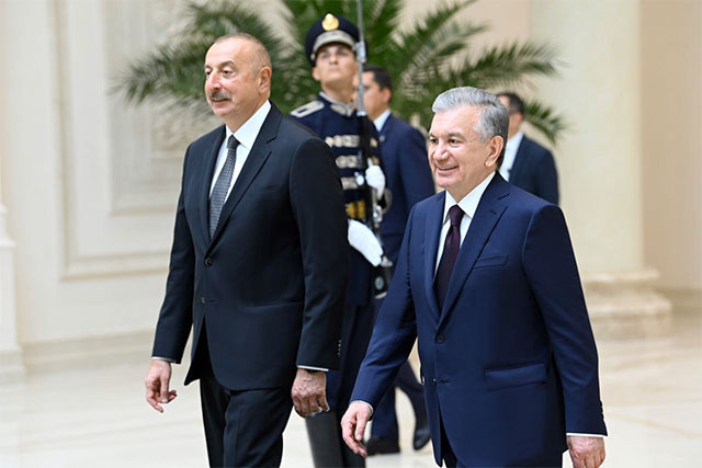 Prezident Shavkat Mirziyoyev Ozarbayjonga davlat tashrifini boshladi