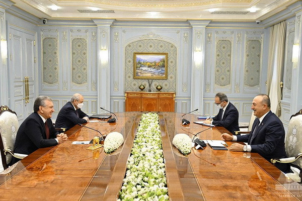 President of Uzbekistan receives a delegation of Turkey