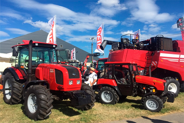 Minsk Tractor Plant and companies of Uzbekistan sign contracts worth US$15 million