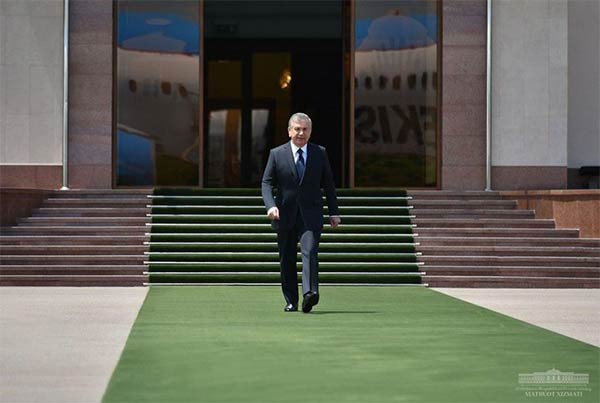 Uzbek President departs for Moscow