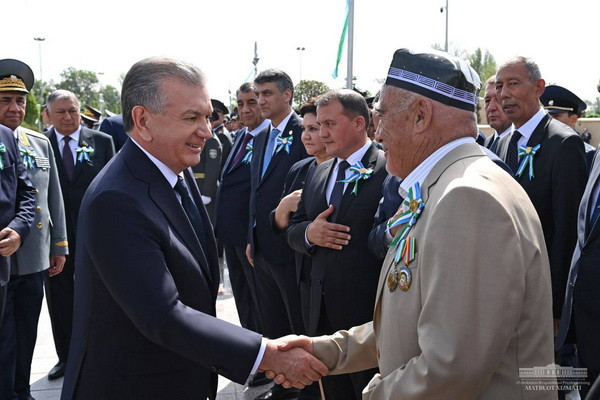 Uzbek President visits Victory Park in Tashkent
