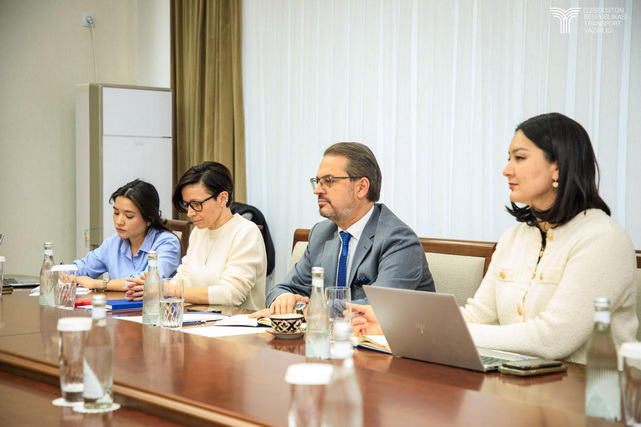 Uzbek Transprt Minister meets with head of the EBRD office in Uzbekistan