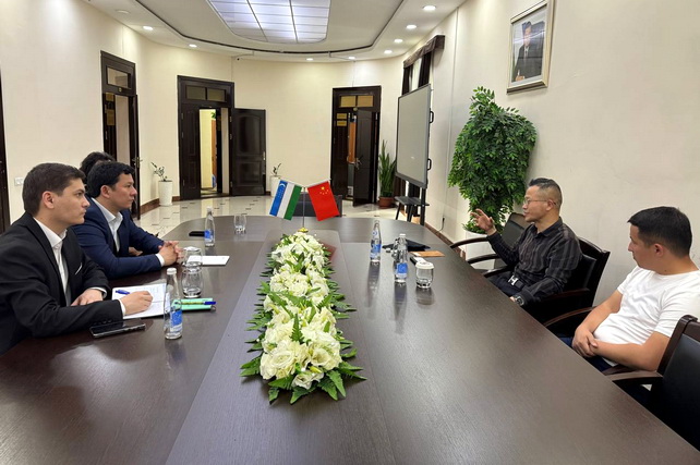 Xitoyning Gaffluence kompaniyasi O‘zbekistonda poyabzal ishlab chiqarishni yo‘lga qo‘yishni rejalashtirmoqda