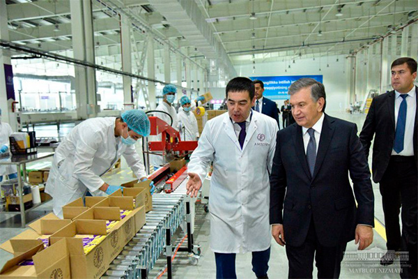 Shavkat Mirziyoyev visits the Amilov confectionery factory