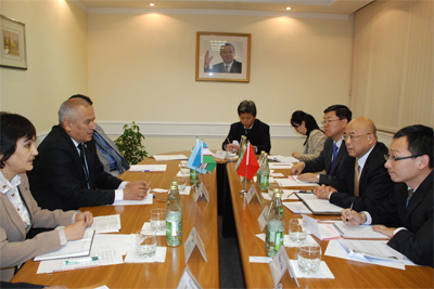 UzLiDeP holds talks with Chinese delegation