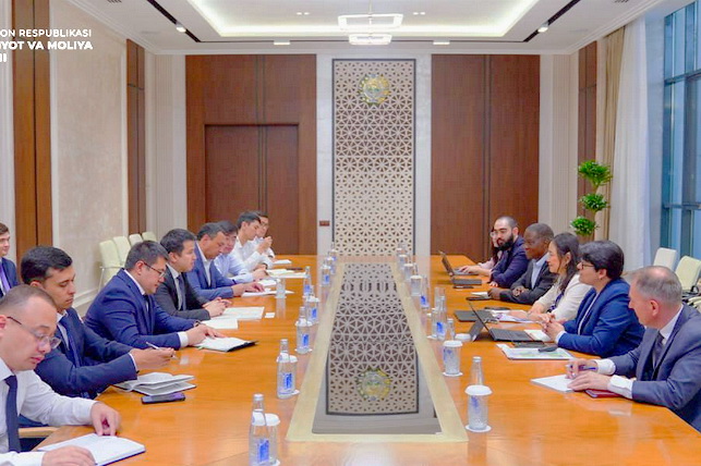O‘zbekiston iqtisodiyot vaziri o‘rinbosari OIIB delegatsiyasi bilan uchrashib, infratuzilma loyihalarini muhokama qildi