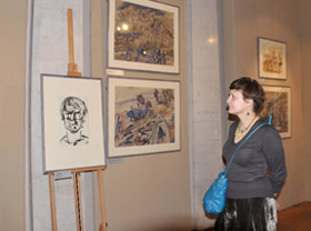 Artist Lev Snegiryov shows his art in Moscow