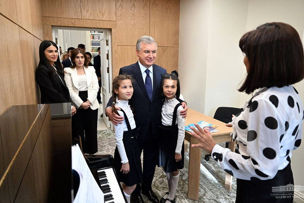 Президент китобсевар болалар билан суҳбатлашди