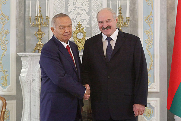 Islam Karimov and Alexander Lukashenko hold talks in Minsk