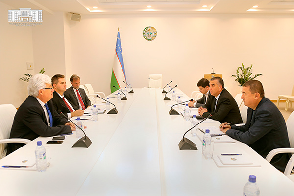 Uzbekistan, Hungary discuss opening restaurants, shops