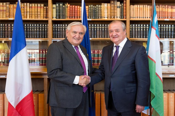 Uzbek FM holds talks in Paris