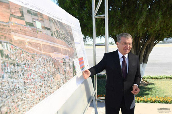Shavkat Mirziyoyev gives instructions to reconstruct Samarkand Airport