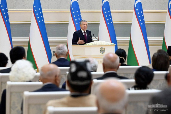 Президент давлатимизнинг юксак мукофотларини топширди