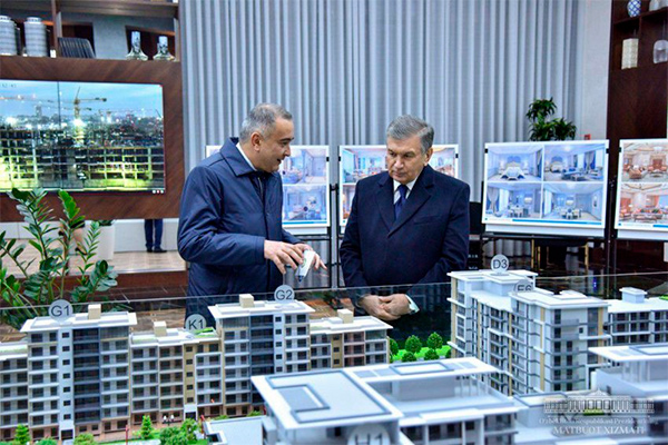 President acquaints with construction of the business center “Tashkent City”