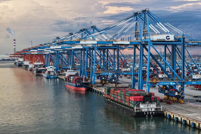 China’s Trade Turnover Rises 4 Percent in First Nine Months of 2025