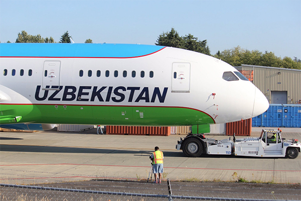 First airplane Boeing-787 Dreamliner of Uzbekistan Airways undergoes painting stage